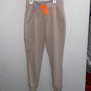 Never worn Figs Zamora Joggers in Boulder